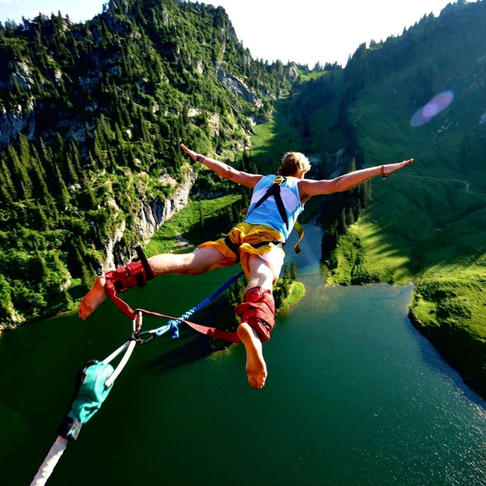 10 Best Spots for Bungee Jumping in USA